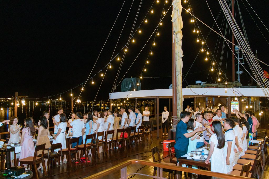SunGo Media- team building - gala dinner trên du thuyền